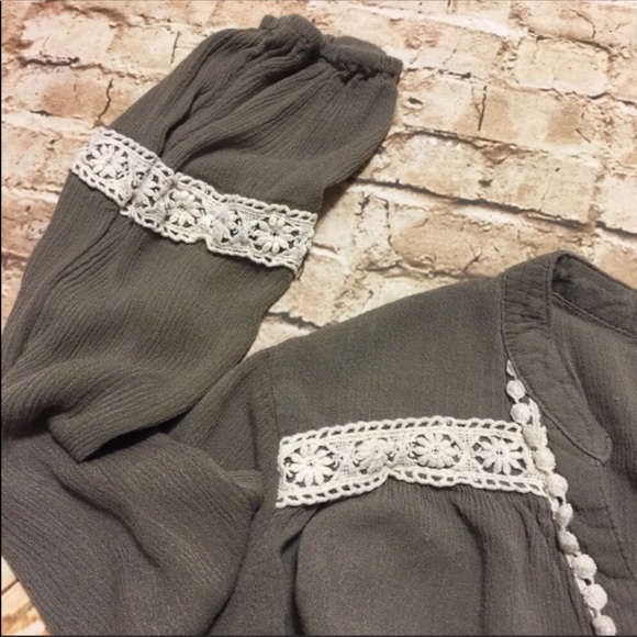 She & Sky Flowy Peplum Top - Picture 6 of 8